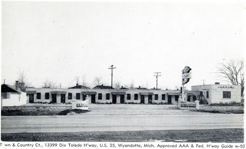 Town & Country Motel (Town and Country Motel) - Vintage Postcard (newer photo)